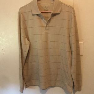 Van Heusen long sleeve collared shirt